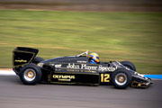 F1}V